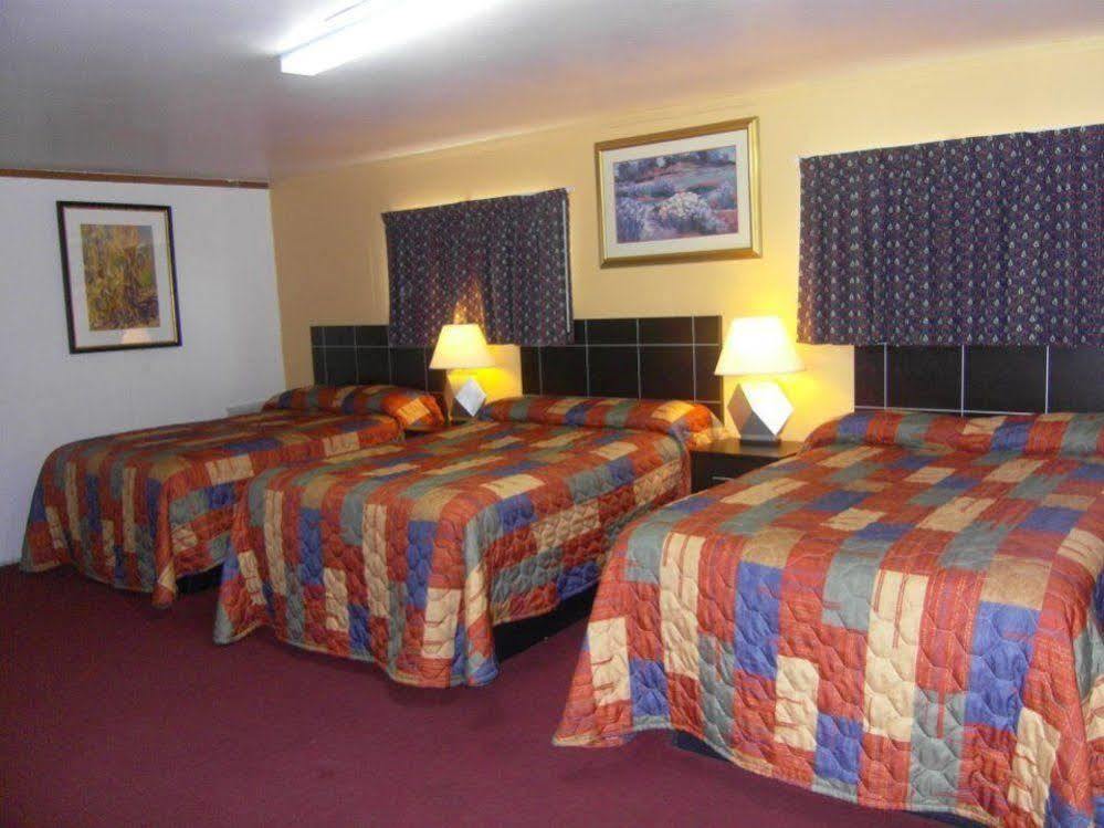 Flamingo Inn 엘크시티 외부 사진